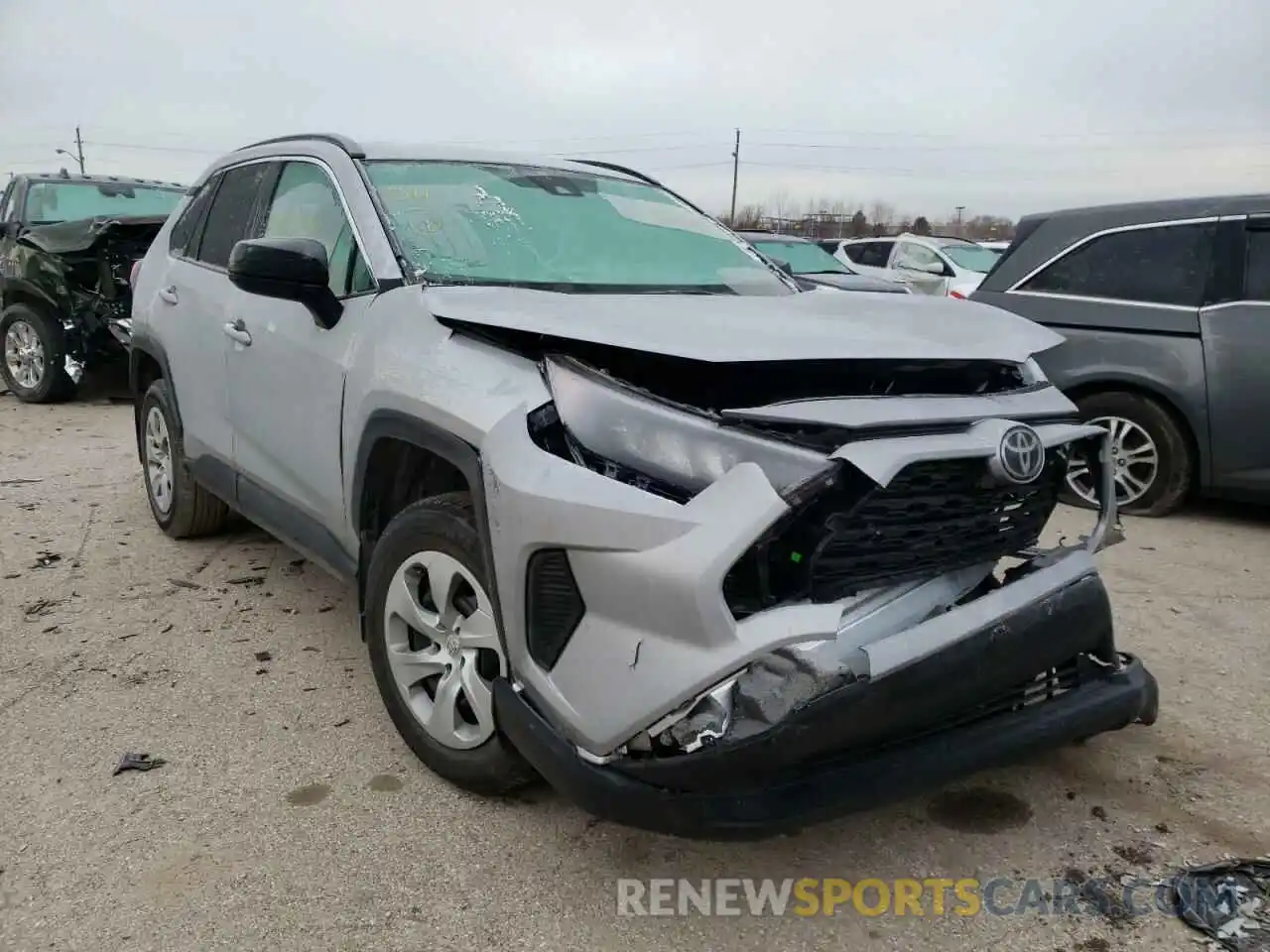 1 Photograph of a damaged car 2T3F1RFV6KW083222 TOYOTA RAV4 2019