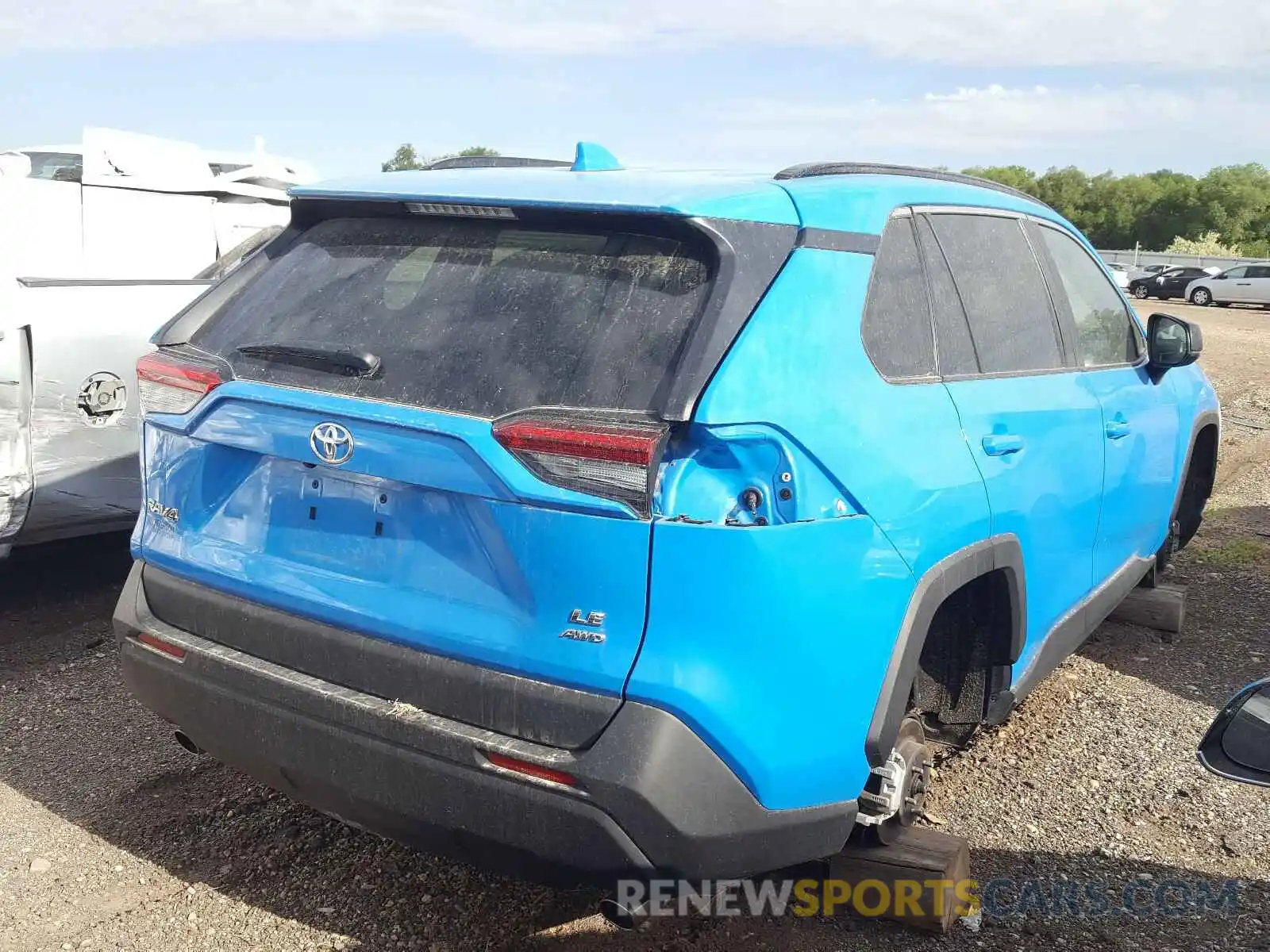 4 Photograph of a damaged car 2T3F1RFV7KC015786 TOYOTA RAV4 2019