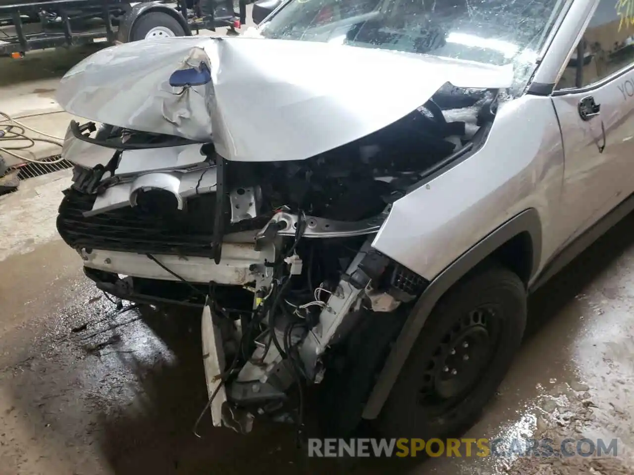 9 Photograph of a damaged car 2T3F1RFV7KC020213 TOYOTA RAV4 2019