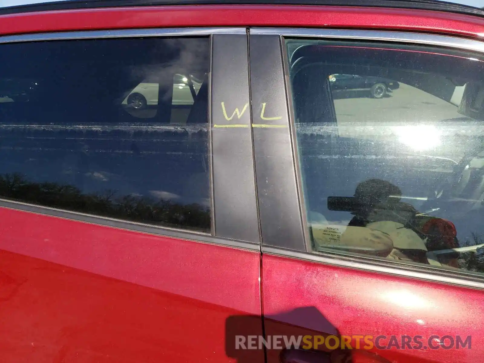 9 Photograph of a damaged car 2T3F1RFV7KC057701 TOYOTA RAV4 2019