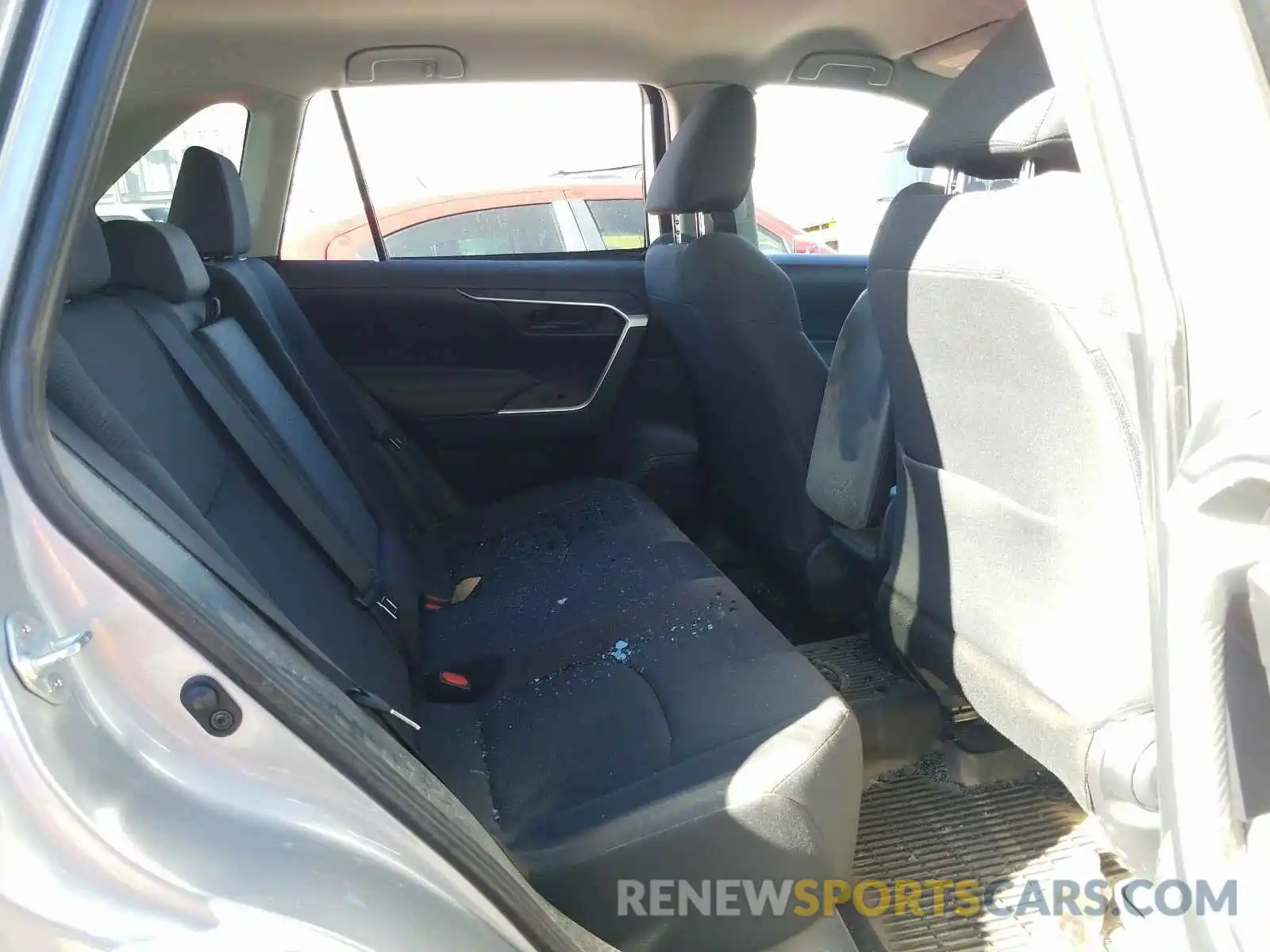 6 Photograph of a damaged car 2T3F1RFV7KW002048 TOYOTA RAV4 2019