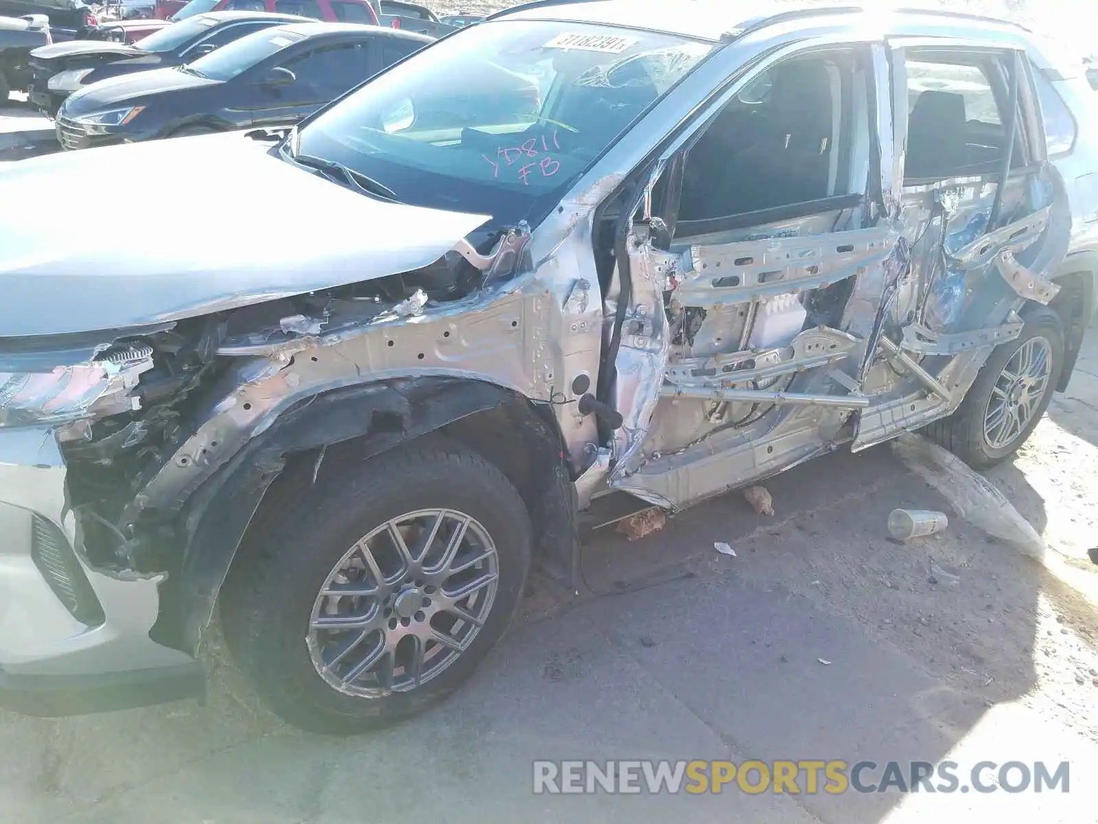 9 Photograph of a damaged car 2T3F1RFV7KW002048 TOYOTA RAV4 2019