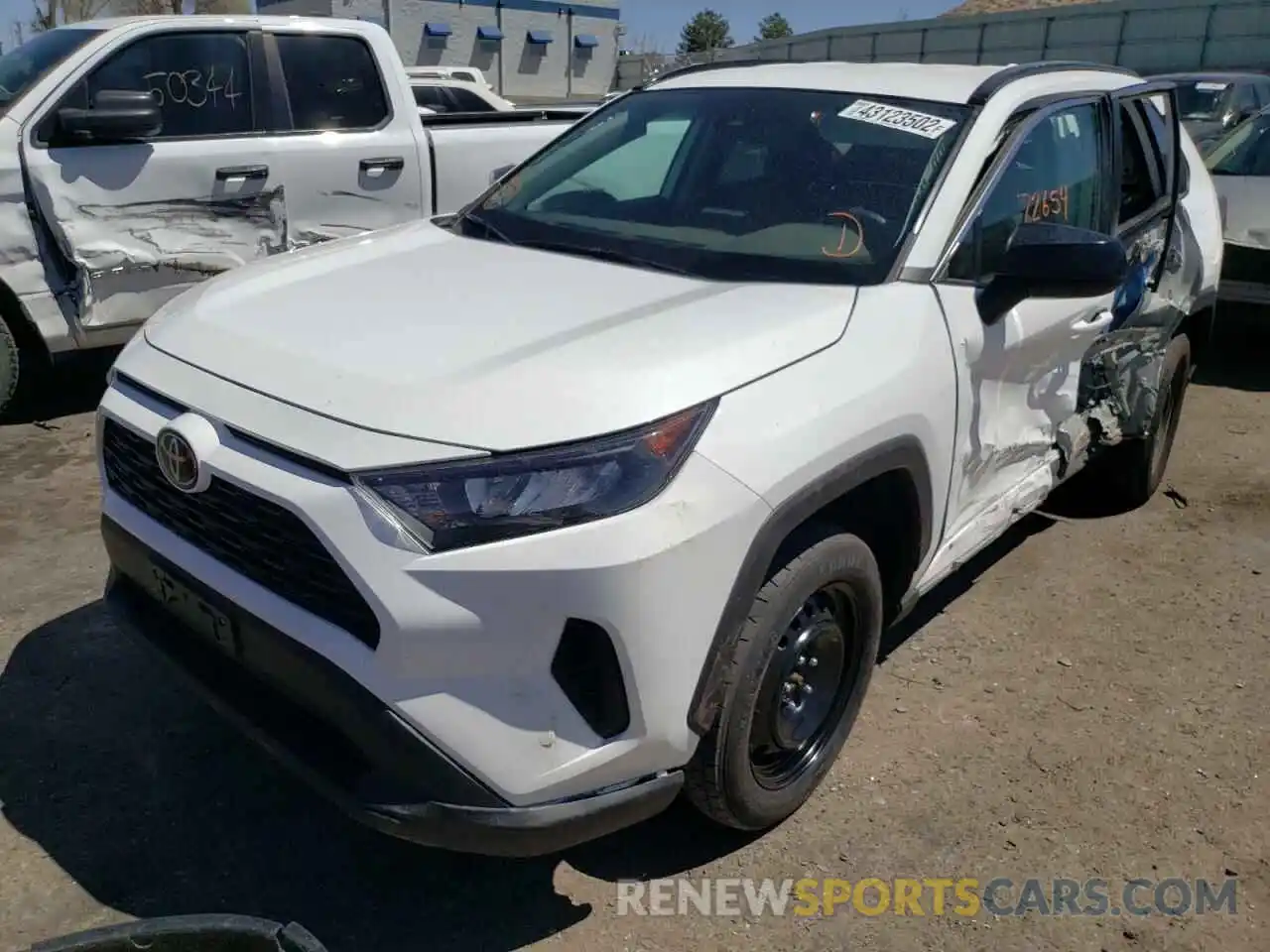 2 Фотография поврежденного автомобиля 2T3F1RFV7KW015074 TOYOTA RAV4 2019