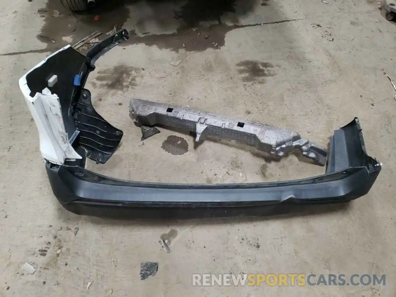 9 Photograph of a damaged car 2T3F1RFV7KW017827 TOYOTA RAV4 2019