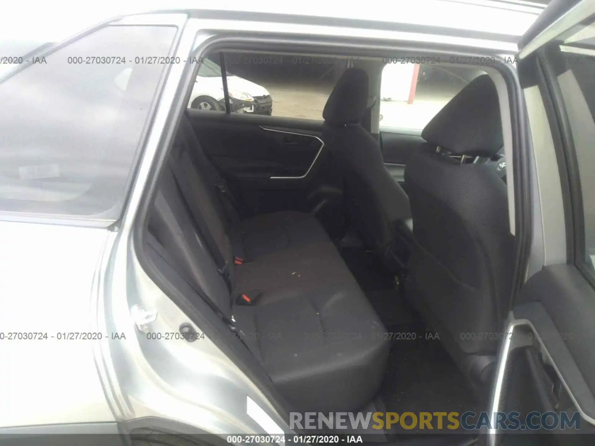 8 Photograph of a damaged car 2T3F1RFV7KW017861 TOYOTA RAV4 2019