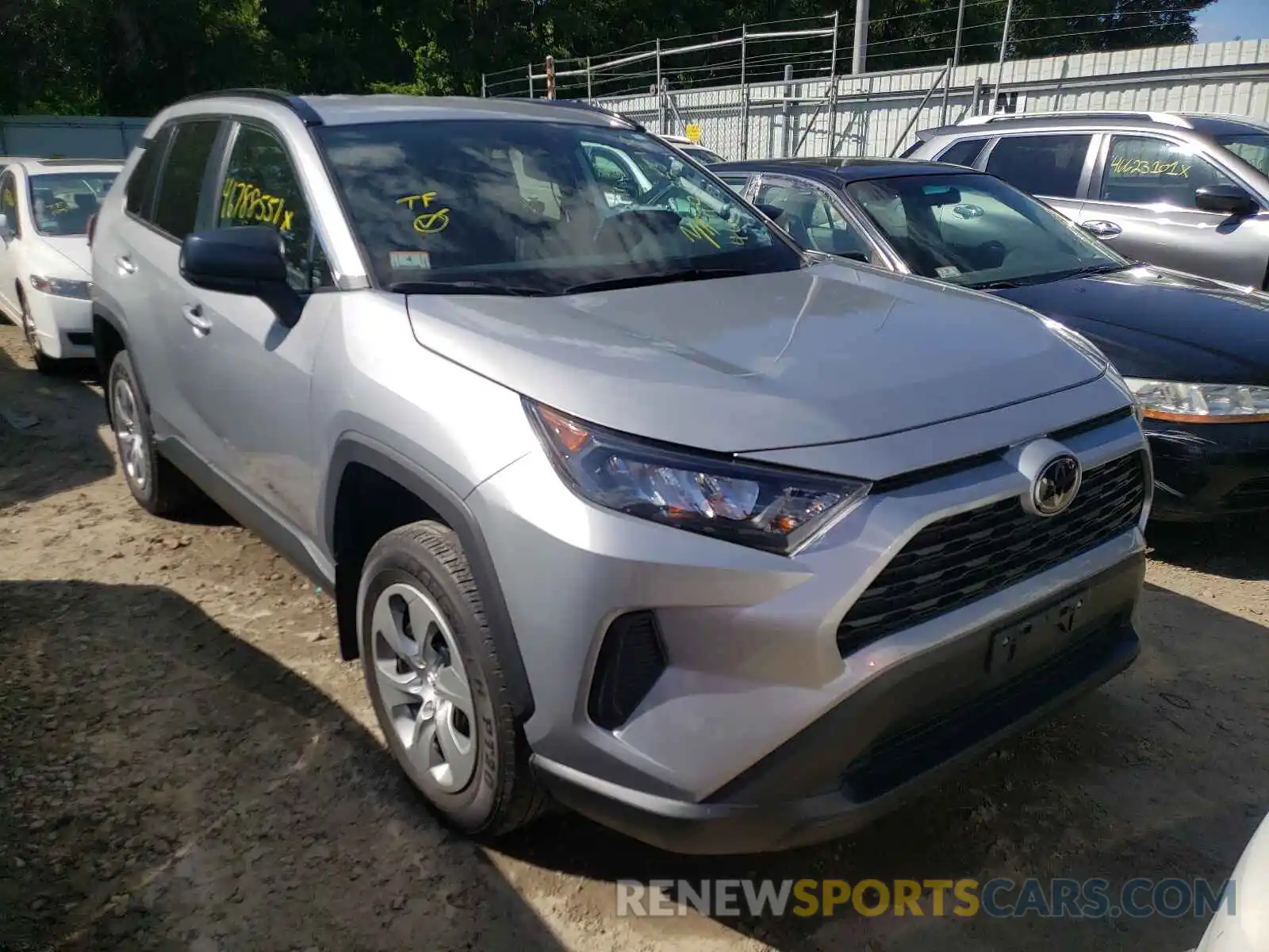 1 Photograph of a damaged car 2T3F1RFV7KW038726 TOYOTA RAV4 2019