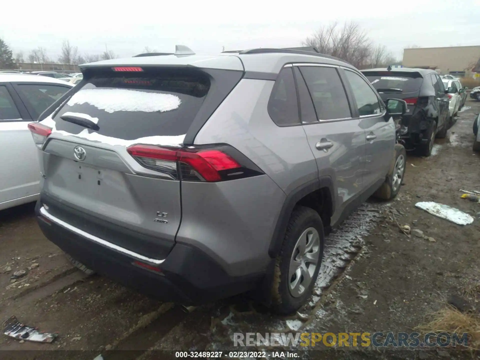 4 Photograph of a damaged car 2T3F1RFV7KW039603 TOYOTA RAV4 2019