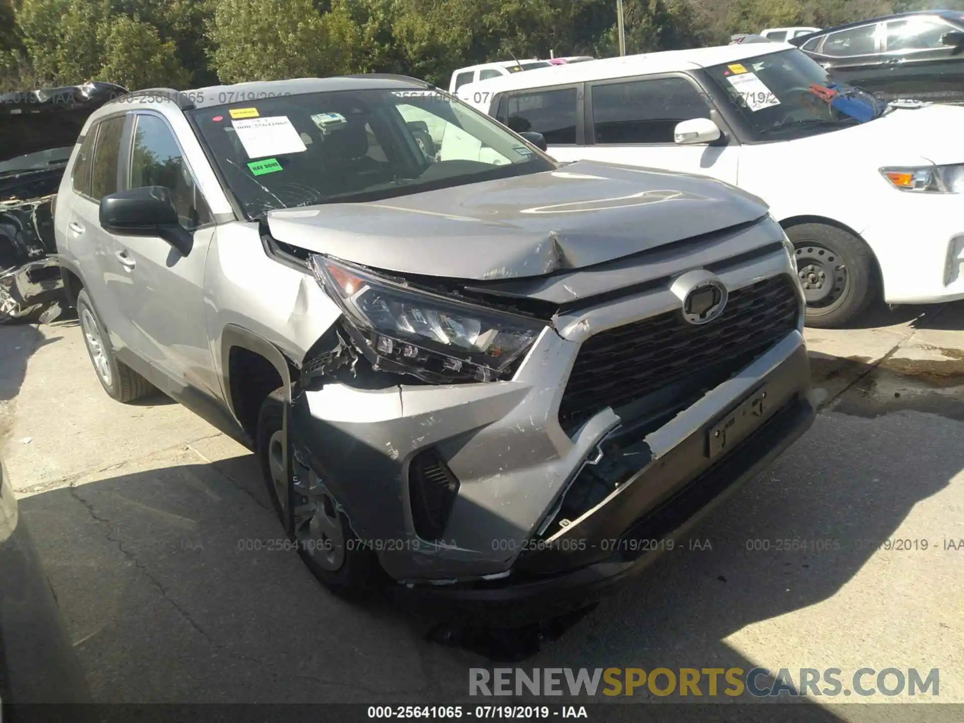 1 Photograph of a damaged car 2T3F1RFV7KW053355 TOYOTA RAV4 2019