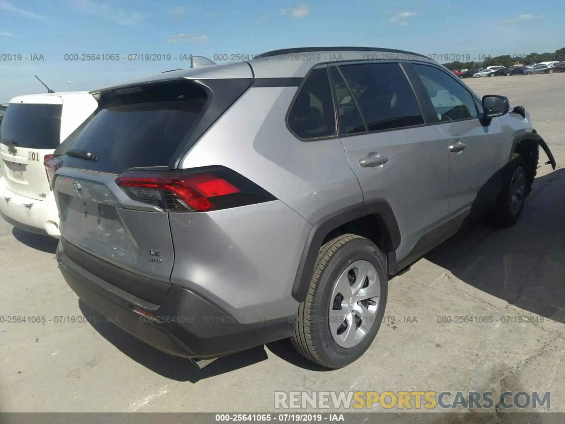 4 Photograph of a damaged car 2T3F1RFV7KW053355 TOYOTA RAV4 2019