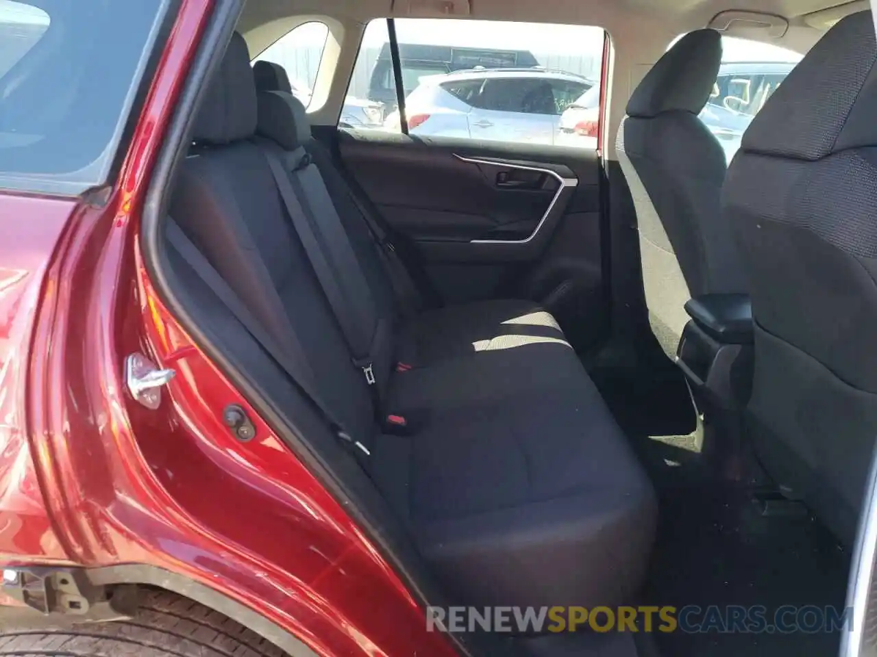 6 Photograph of a damaged car 2T3F1RFV7KW063142 TOYOTA RAV4 2019