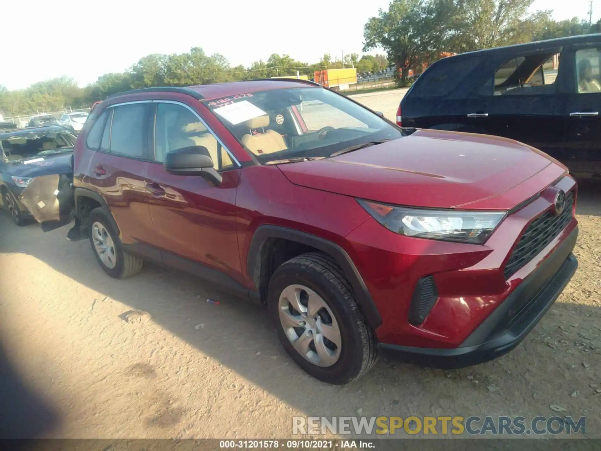 1 Photograph of a damaged car 2T3F1RFV7KW073895 TOYOTA RAV4 2019