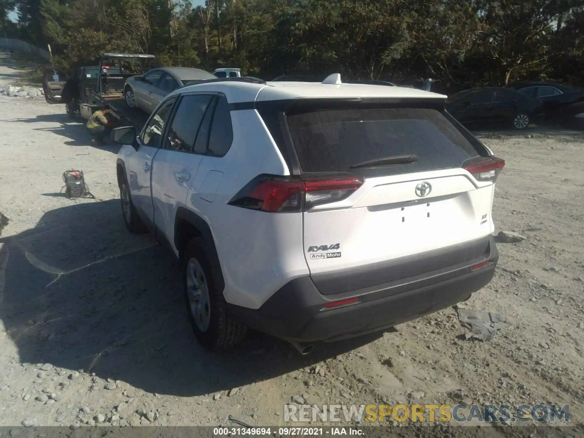 3 Фотография поврежденного автомобиля 2T3F1RFV8KC023945 TOYOTA RAV4 2019