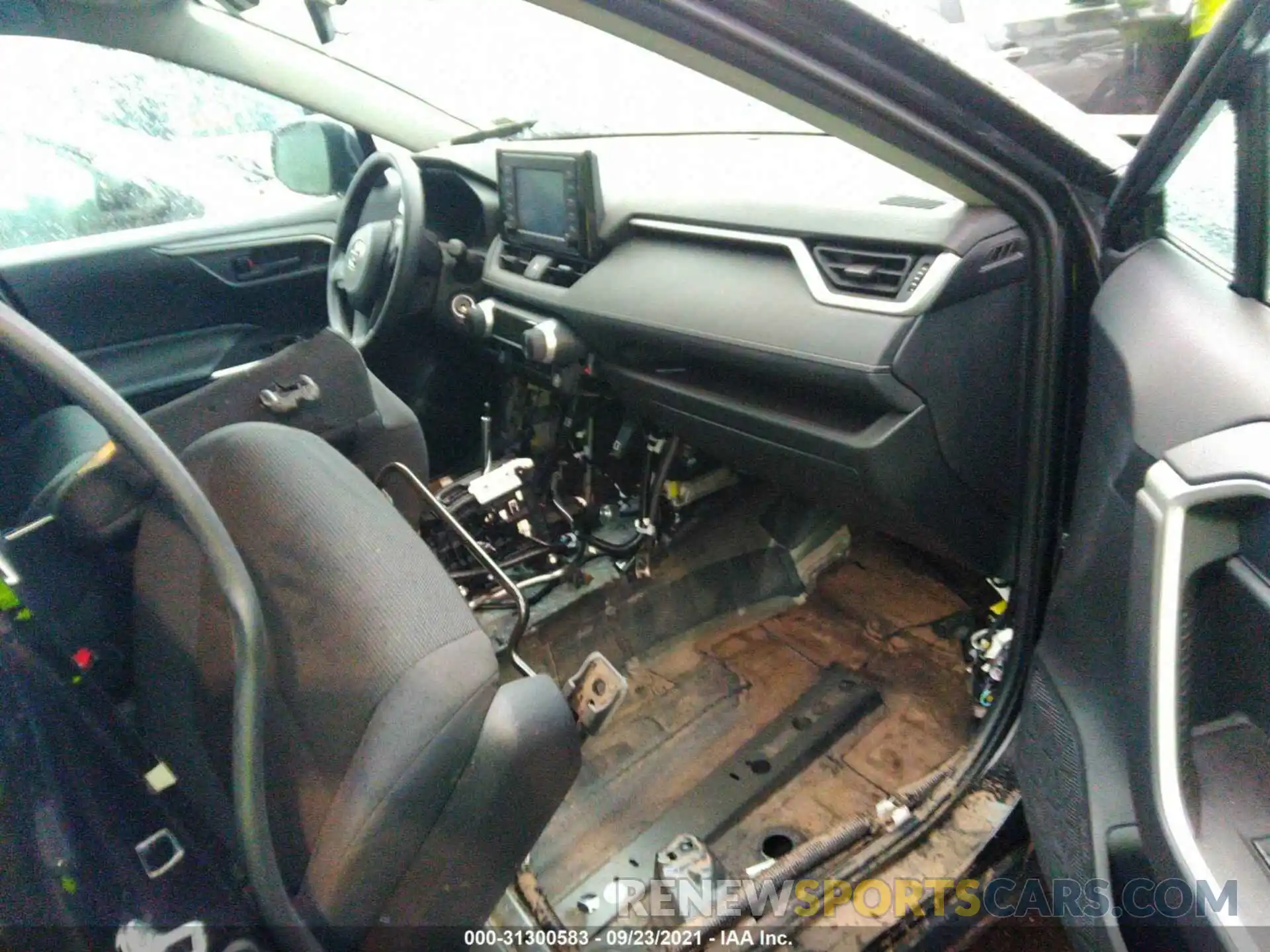 5 Photograph of a damaged car 2T3F1RFV8KC034220 TOYOTA RAV4 2019