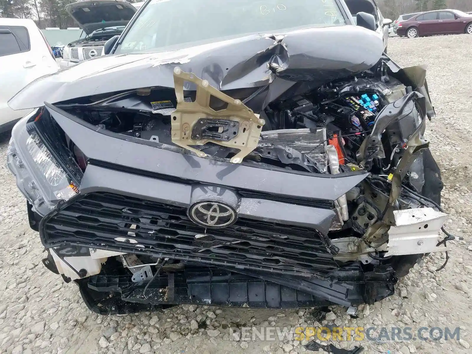 9 Photograph of a damaged car 2T3F1RFV8KC042978 TOYOTA RAV4 2019