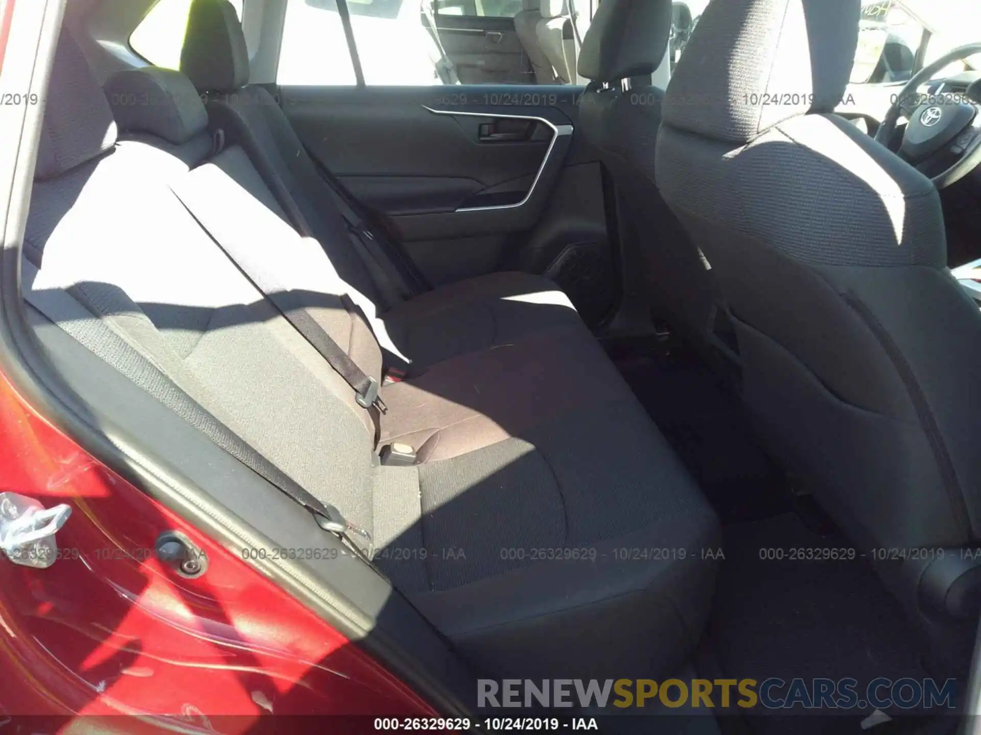 8 Photograph of a damaged car 2T3F1RFV8KW007629 TOYOTA RAV4 2019