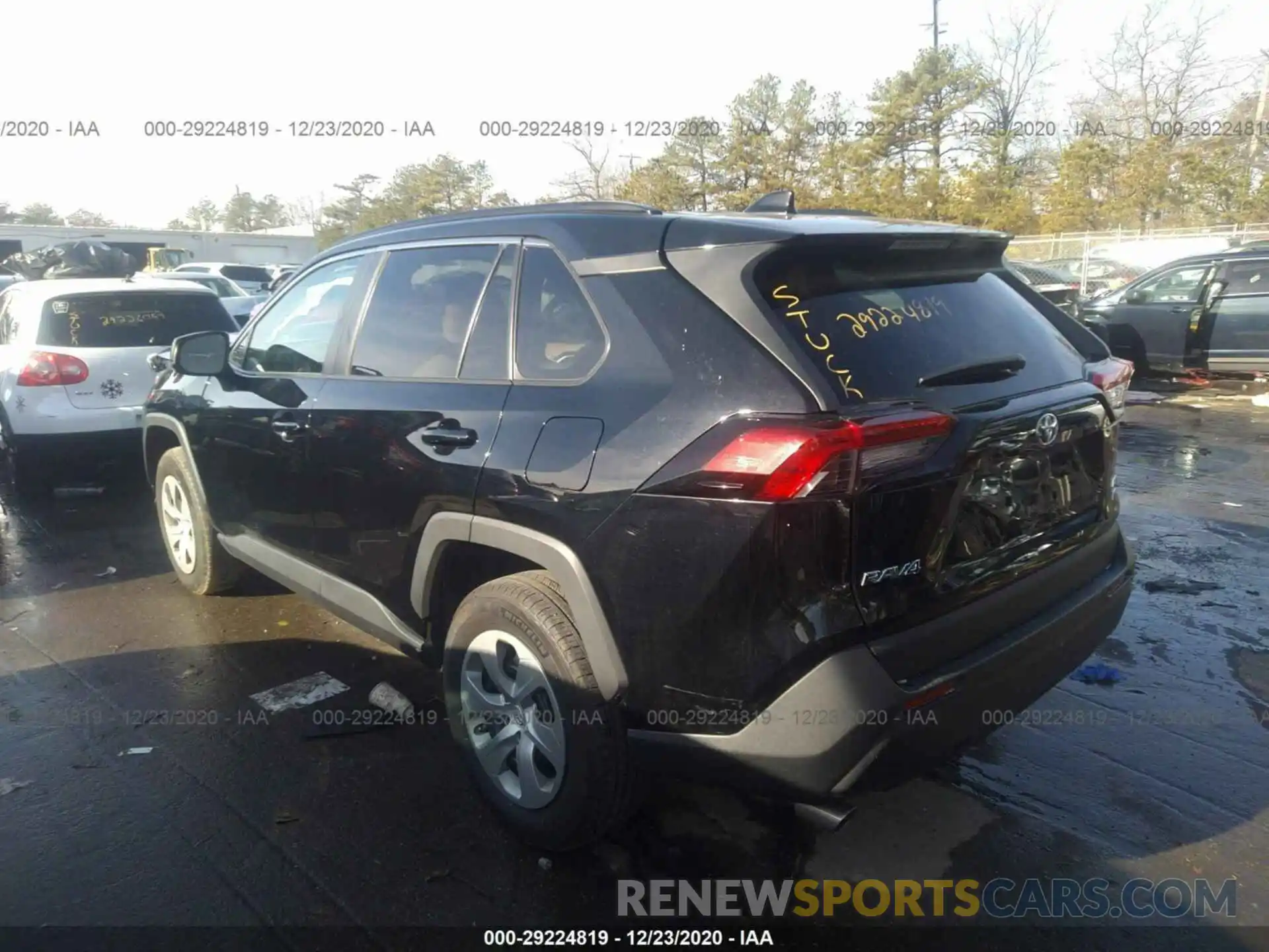 3 Photograph of a damaged car 2T3F1RFV8KW008778 TOYOTA RAV4 2019