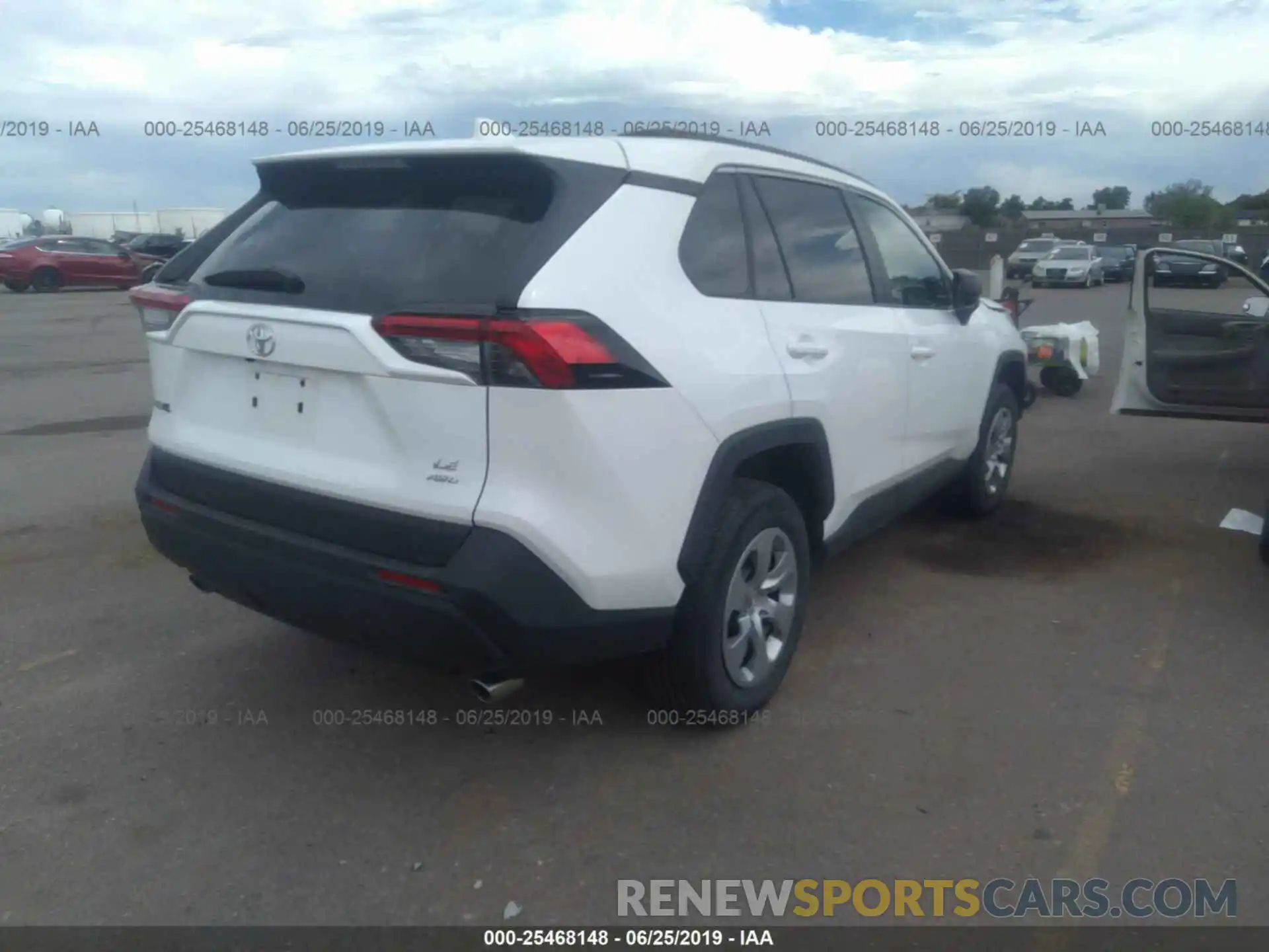 4 Photograph of a damaged car 2T3F1RFV8KW018145 TOYOTA RAV4 2019