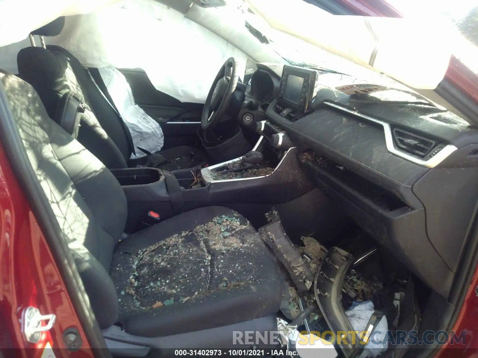 5 Photograph of a damaged car 2T3F1RFV8KW024740 TOYOTA RAV4 2019