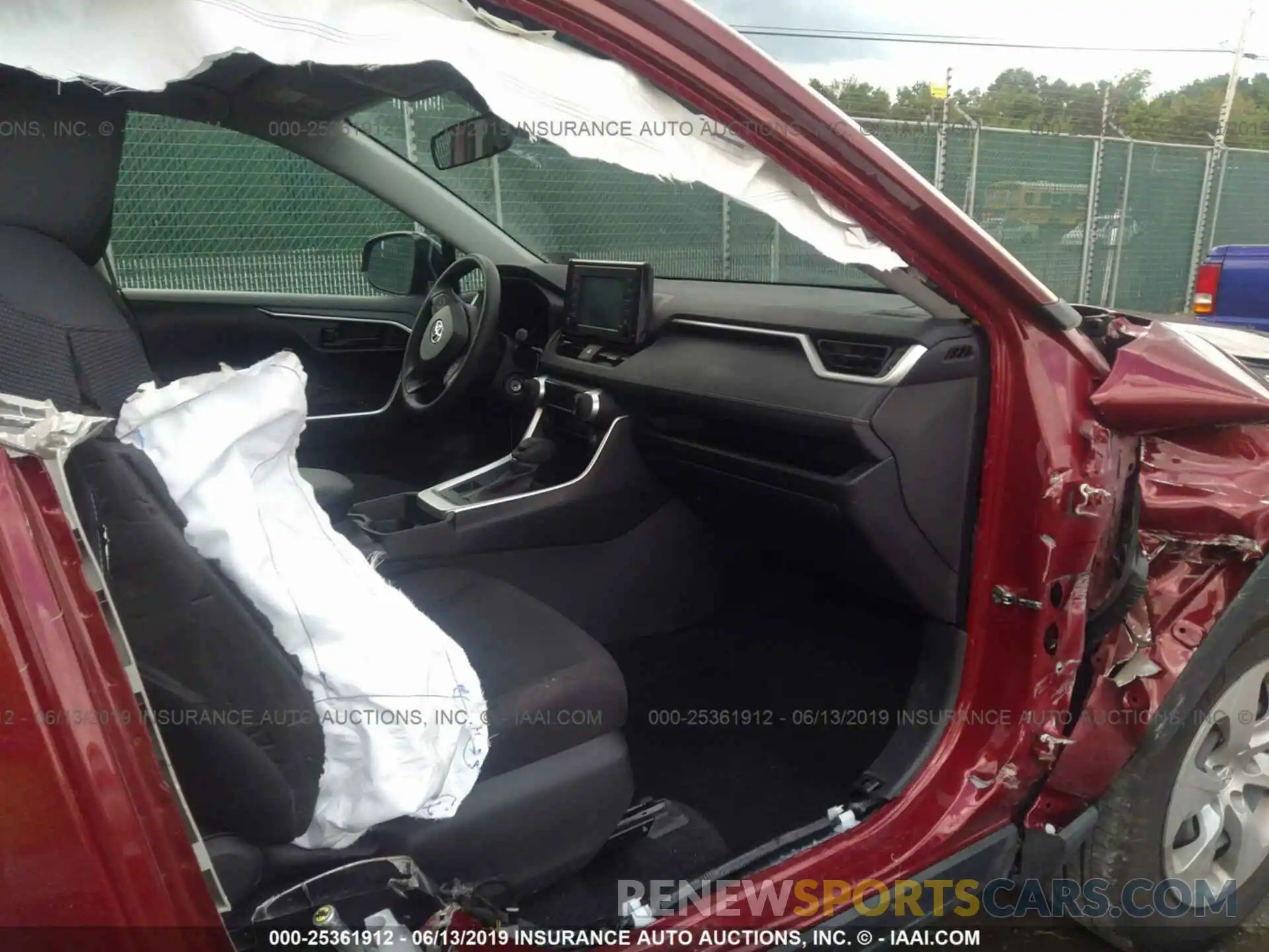 5 Photograph of a damaged car 2T3F1RFV8KW025225 TOYOTA RAV4 2019