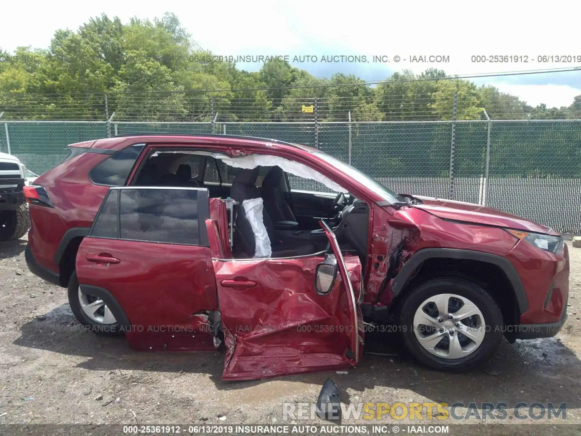 6 Photograph of a damaged car 2T3F1RFV8KW025225 TOYOTA RAV4 2019