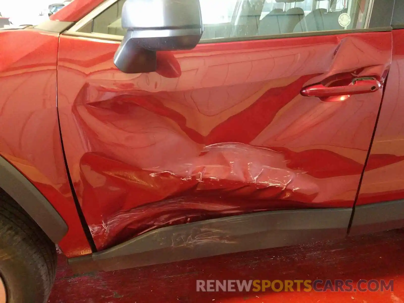 9 Photograph of a damaged car 2T3F1RFV8KW027749 TOYOTA RAV4 2019