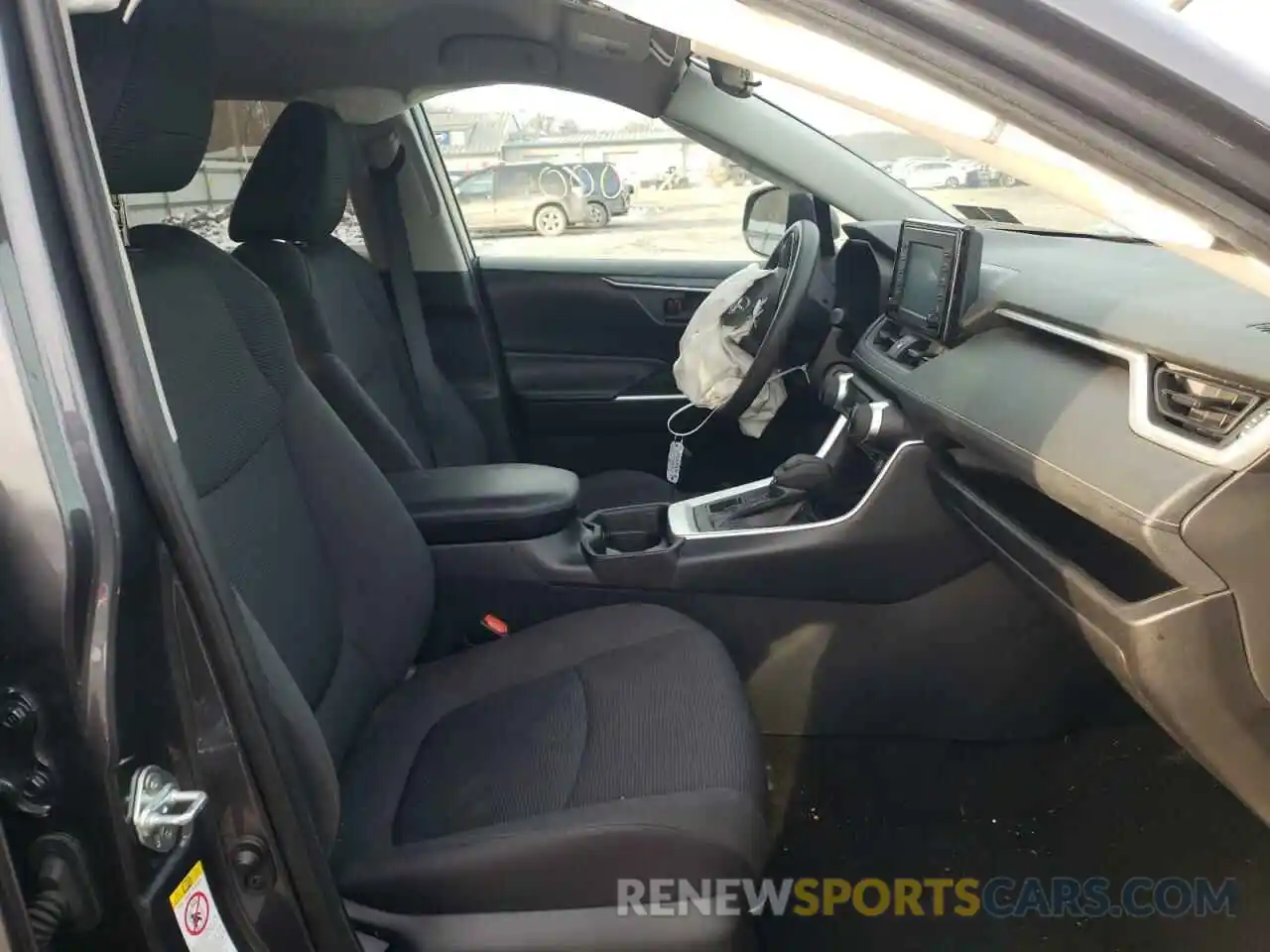 5 Photograph of a damaged car 2T3F1RFV8KW038993 TOYOTA RAV4 2019