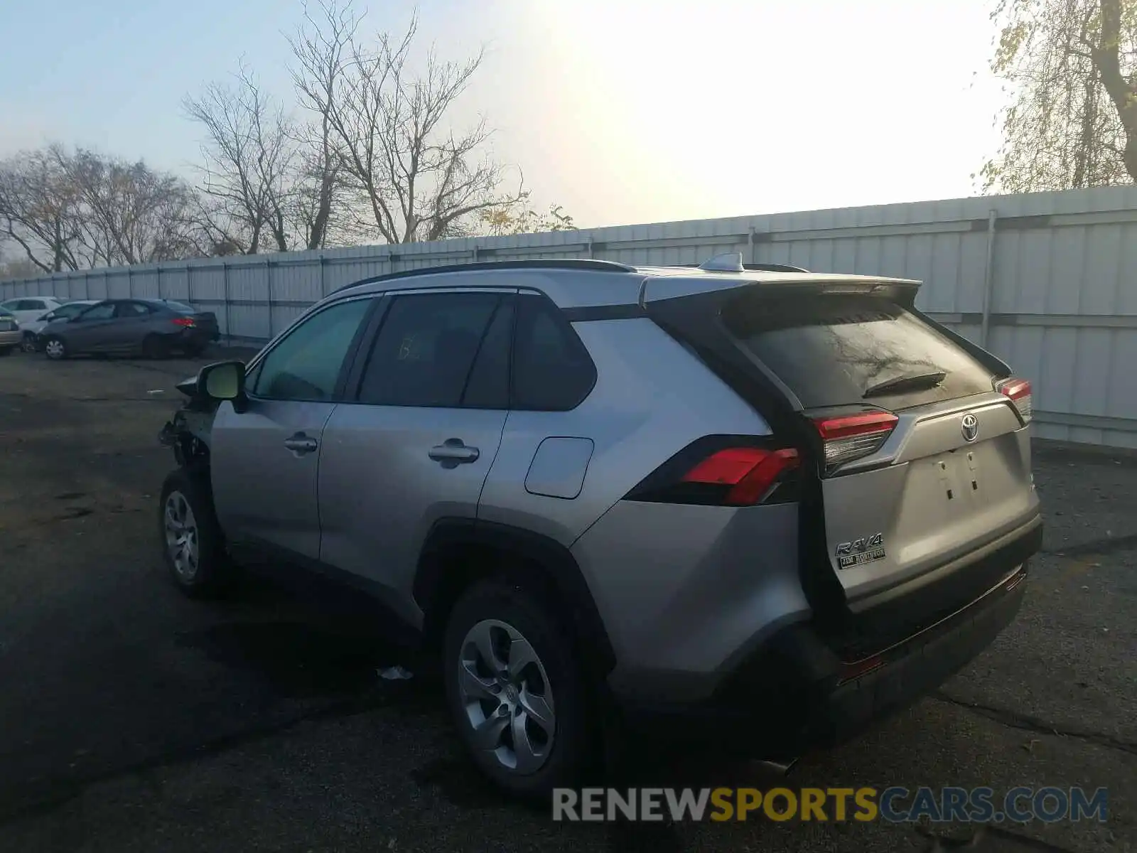 3 Фотография поврежденного автомобиля 2T3F1RFV8KW044387 TOYOTA RAV4 2019