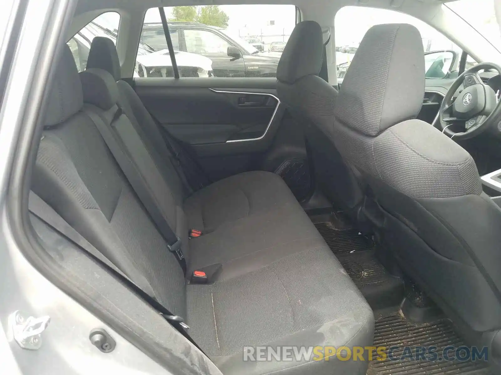 6 Photograph of a damaged car 2T3F1RFV8KW051694 TOYOTA RAV4 2019