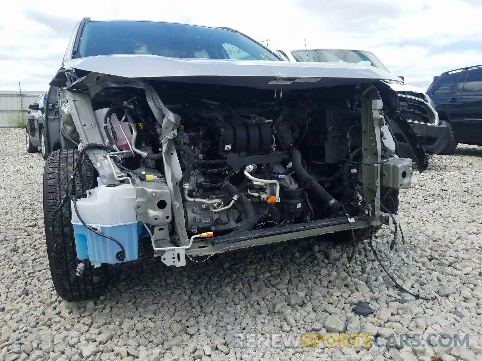 9 Photograph of a damaged car 2T3F1RFV8KW051694 TOYOTA RAV4 2019