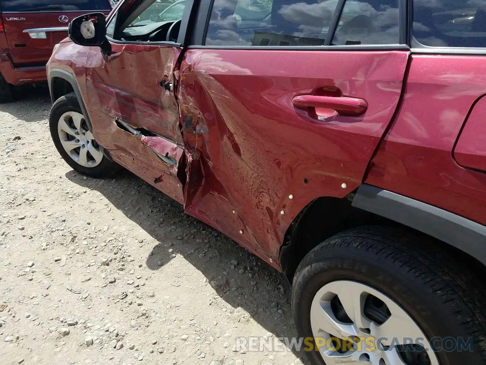 10 Photograph of a damaged car 2T3F1RFV8KW053624 TOYOTA RAV4 2019