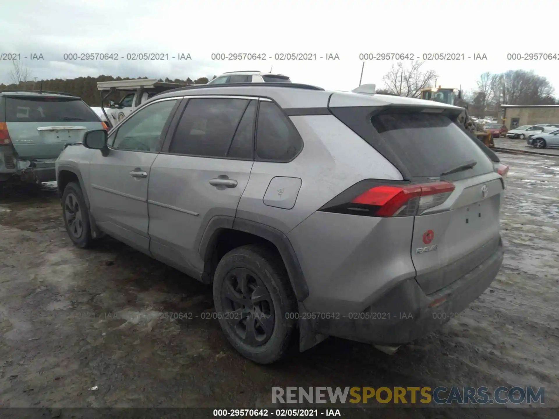 3 Фотография поврежденного автомобиля 2T3F1RFV8KW056152 TOYOTA RAV4 2019