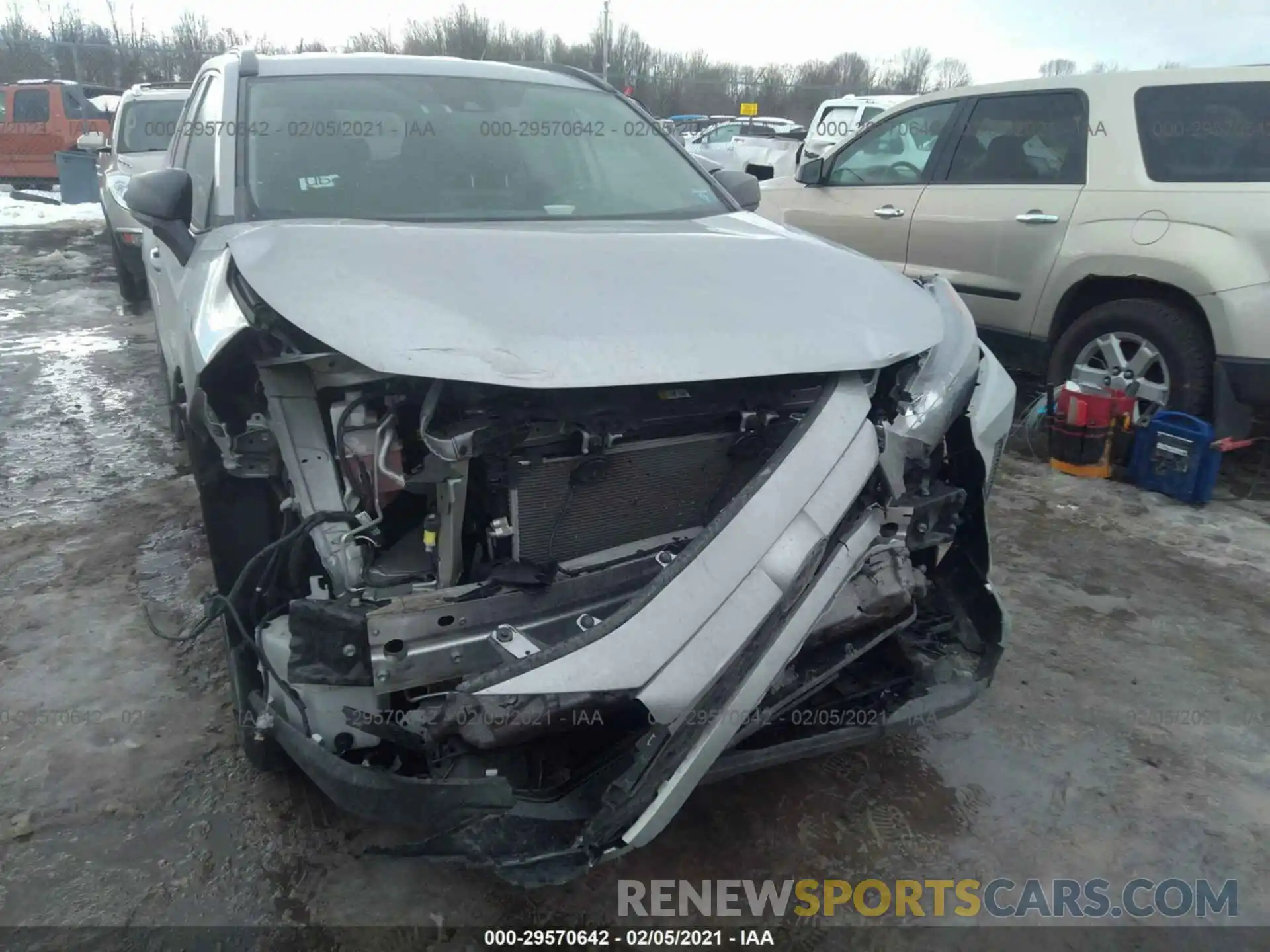 6 Photograph of a damaged car 2T3F1RFV8KW056152 TOYOTA RAV4 2019