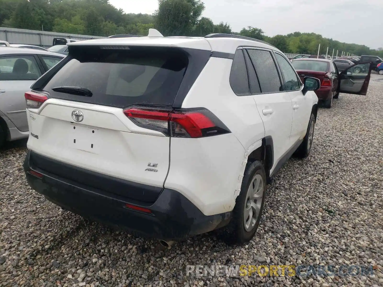 4 Photograph of a damaged car 2T3F1RFV8KW059469 TOYOTA RAV4 2019