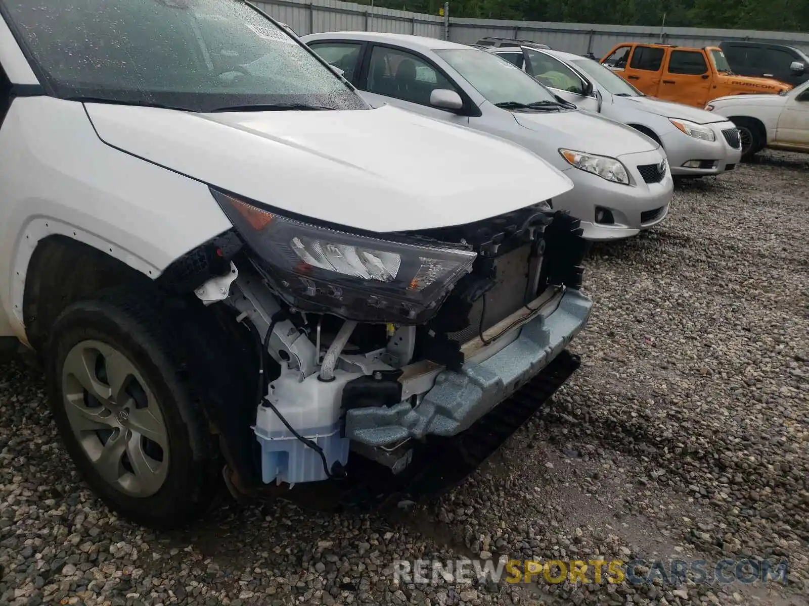 9 Photograph of a damaged car 2T3F1RFV8KW059469 TOYOTA RAV4 2019