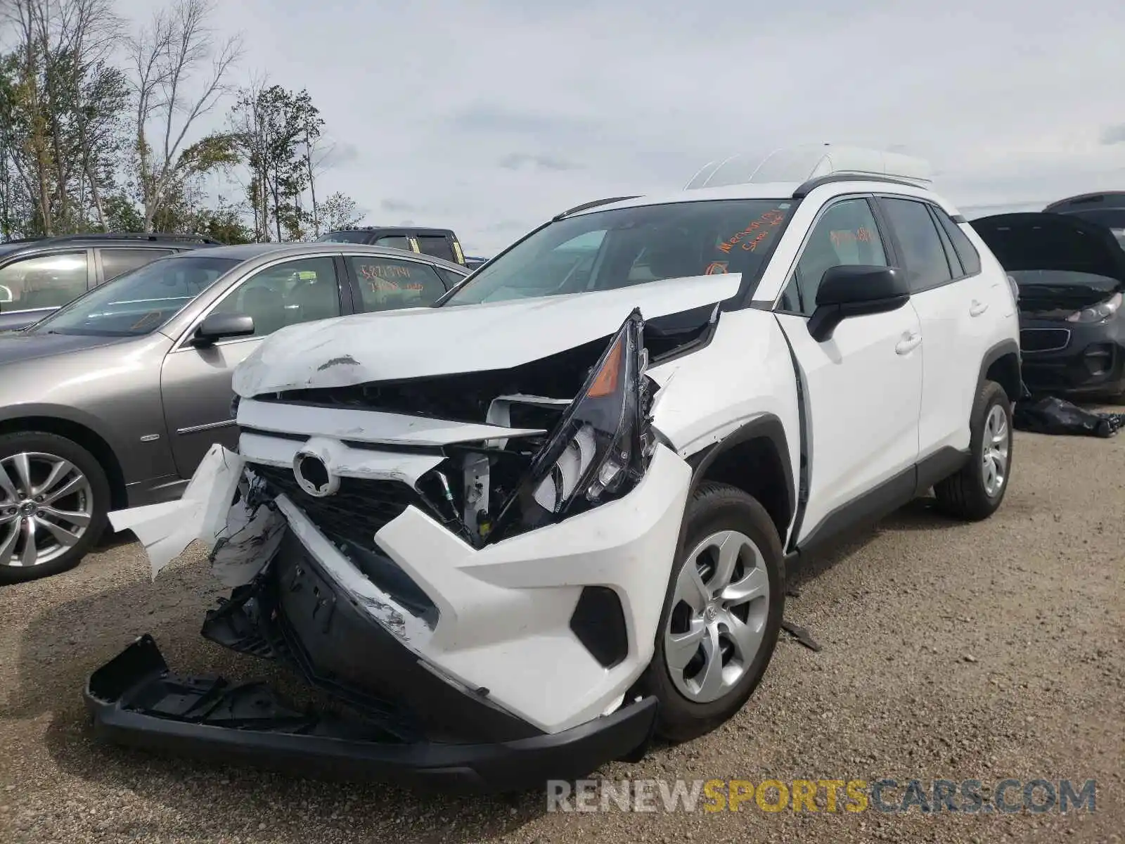 2 Photograph of a damaged car 2T3F1RFV8KW063232 TOYOTA RAV4 2019