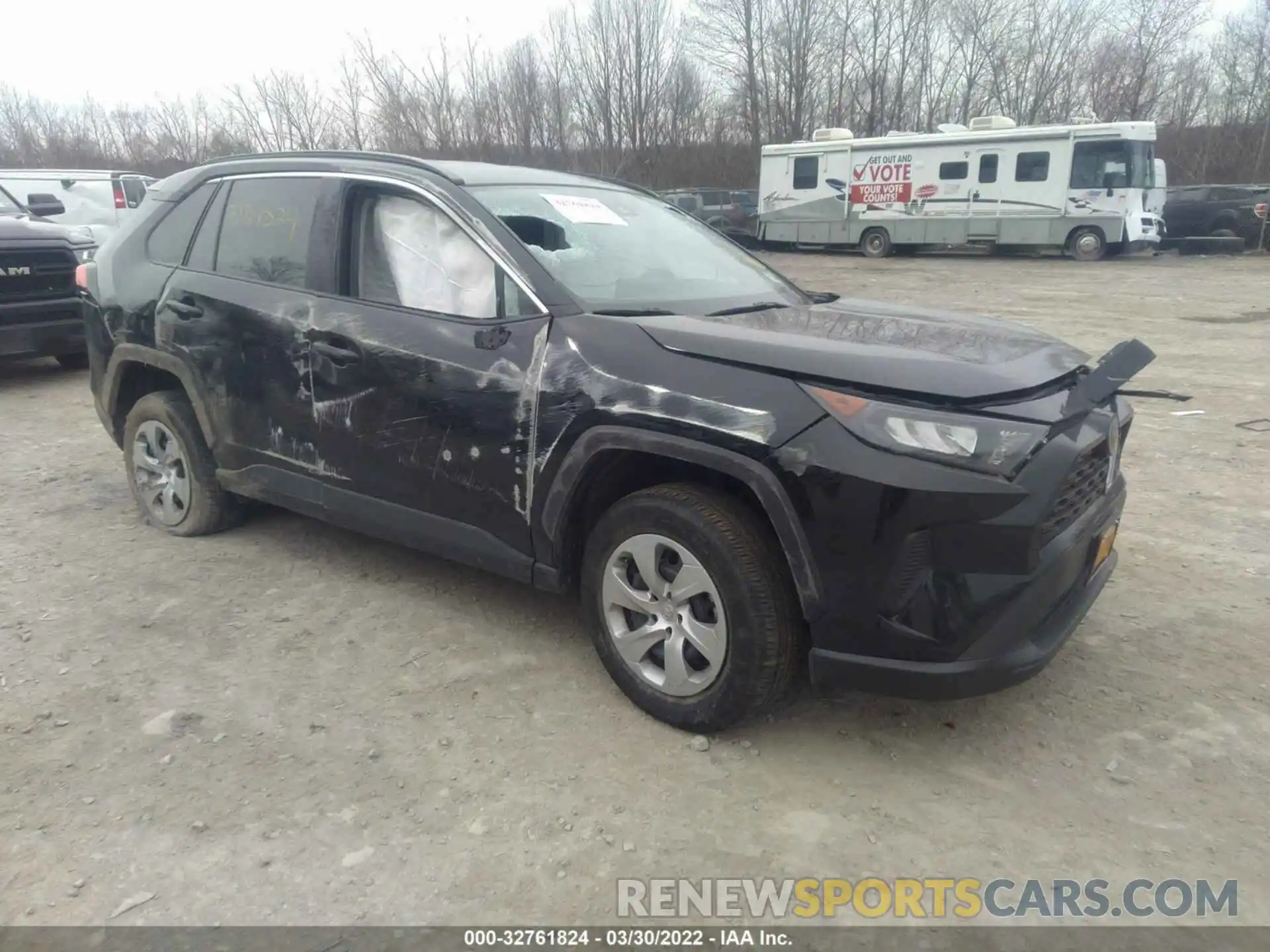 1 Photograph of a damaged car 2T3F1RFV8KW063392 TOYOTA RAV4 2019