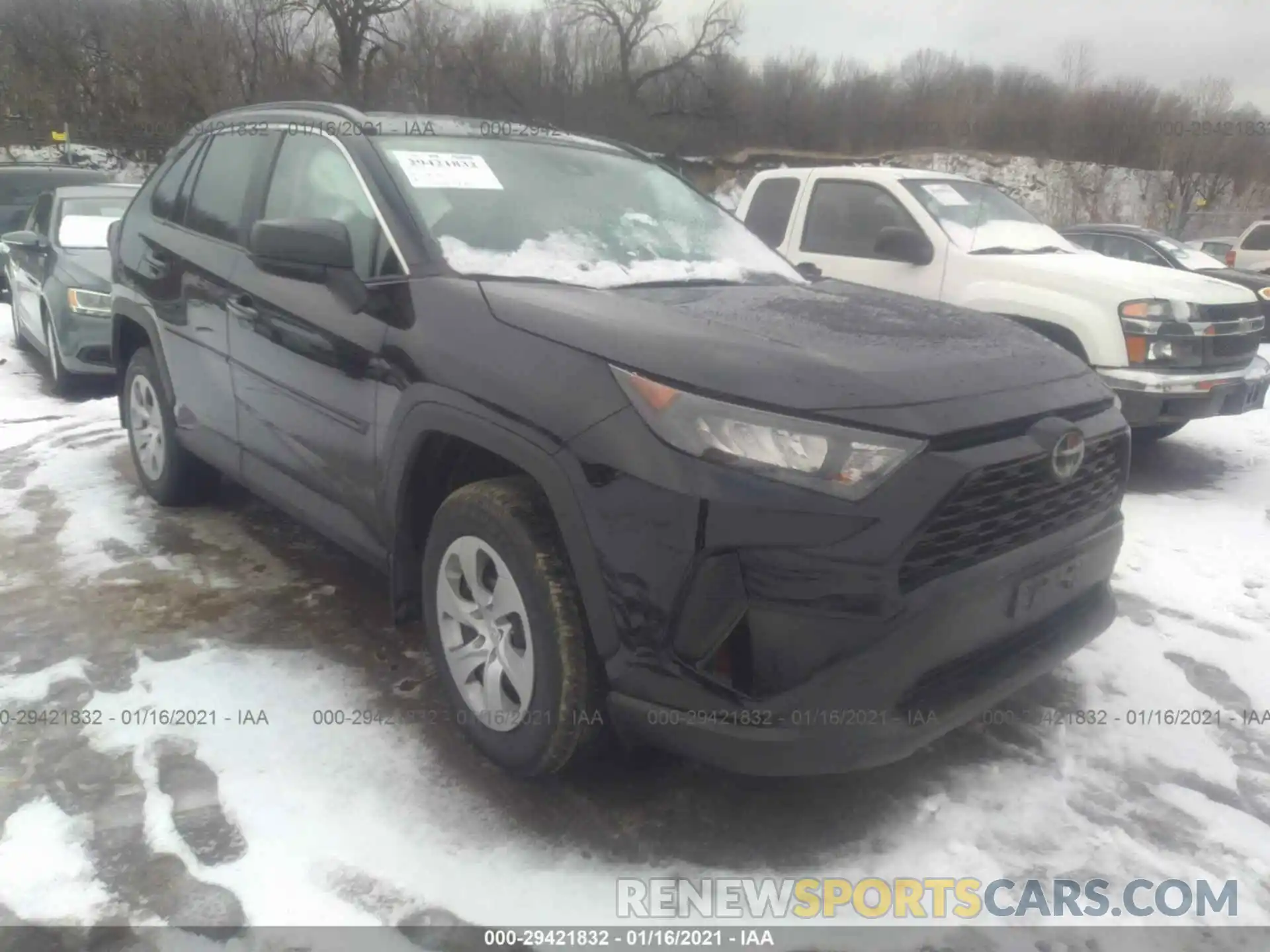 1 Photograph of a damaged car 2T3F1RFV8KW063800 TOYOTA RAV4 2019