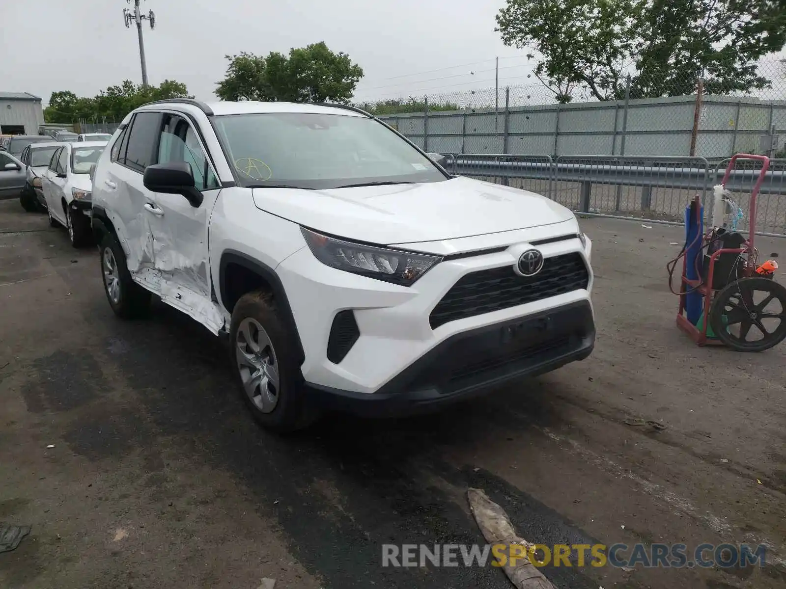 1 Photograph of a damaged car 2T3F1RFV8KW065840 TOYOTA RAV4 2019