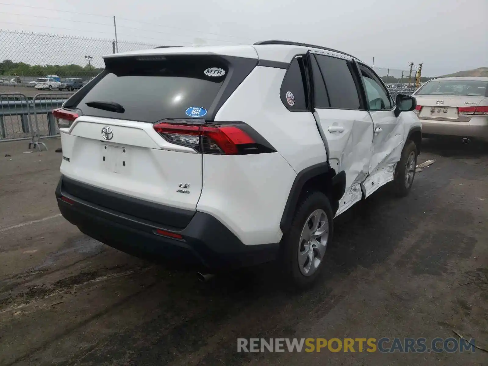 4 Photograph of a damaged car 2T3F1RFV8KW065840 TOYOTA RAV4 2019