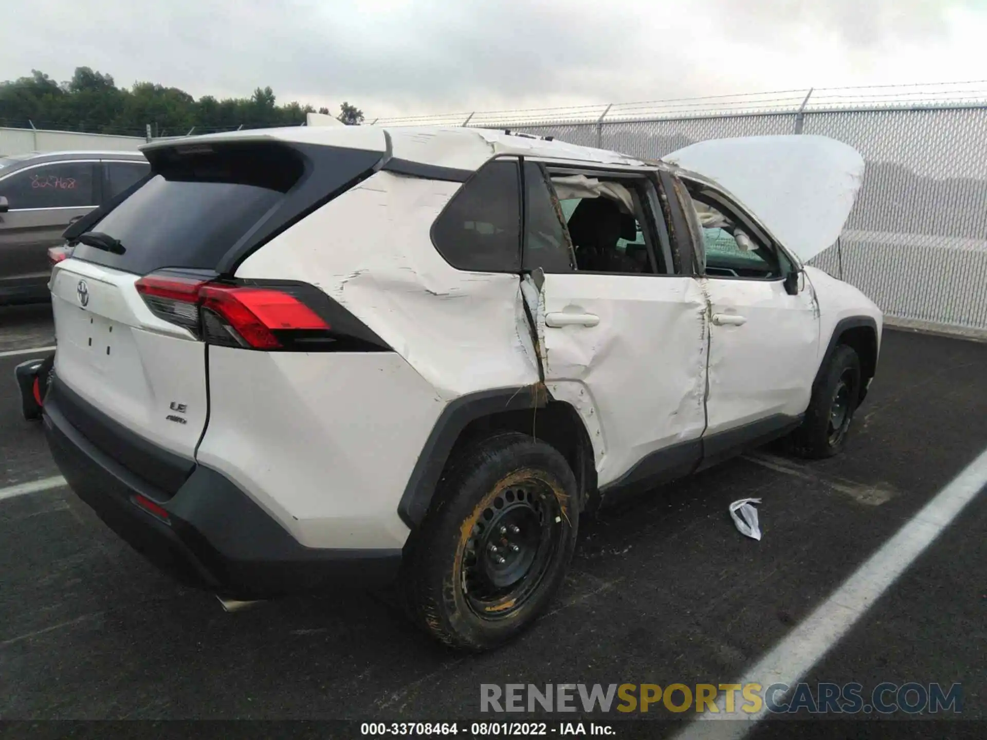 4 Photograph of a damaged car 2T3F1RFV8KW071654 TOYOTA RAV4 2019