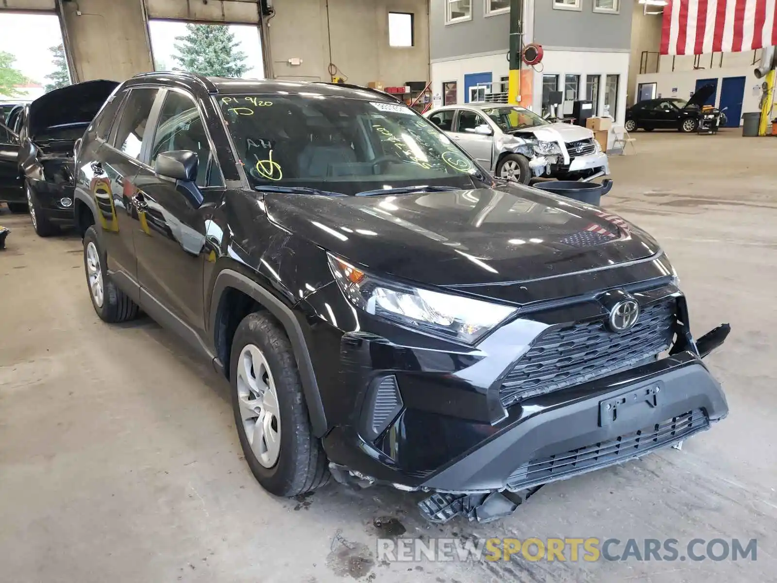 1 Photograph of a damaged car 2T3F1RFV8KW075770 TOYOTA RAV4 2019