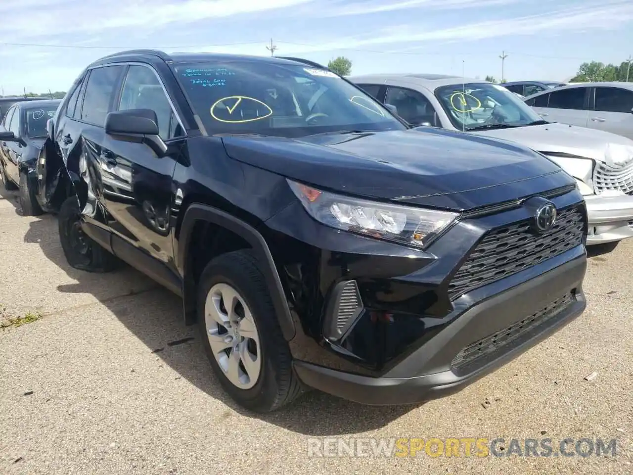 1 Photograph of a damaged car 2T3F1RFV8KW079785 TOYOTA RAV4 2019