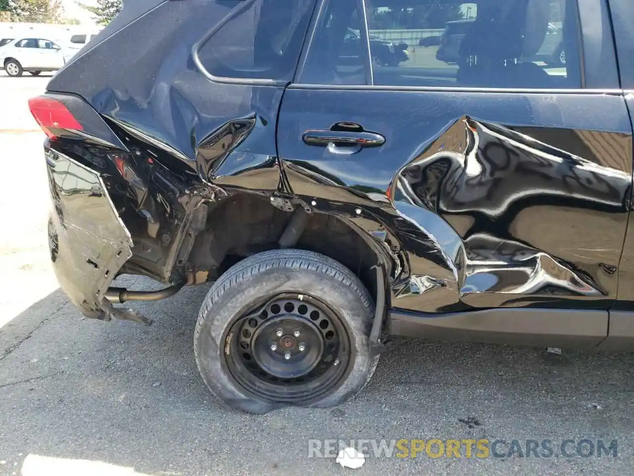 9 Photograph of a damaged car 2T3F1RFV8KW079785 TOYOTA RAV4 2019