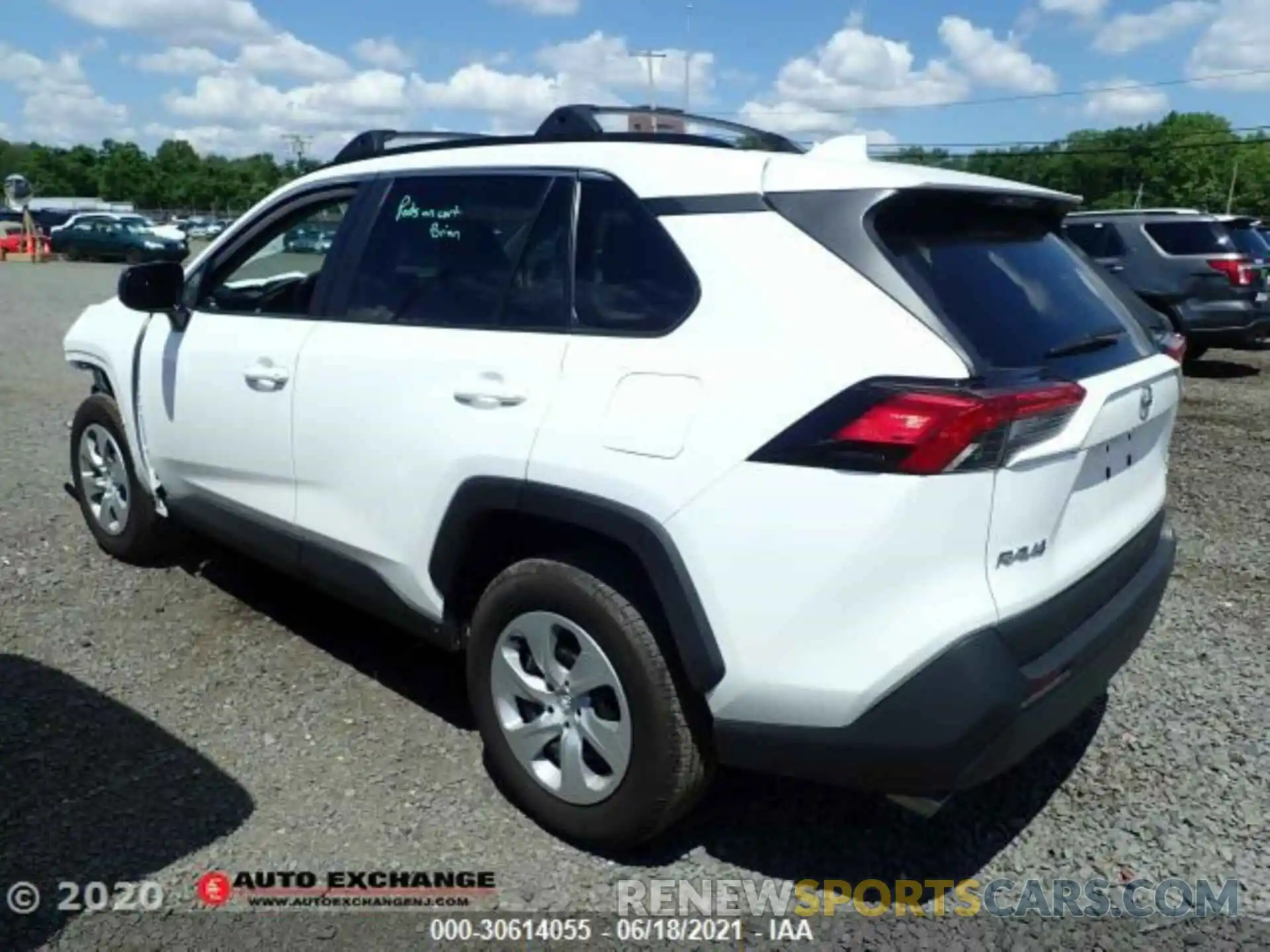 8 Photograph of a damaged car 2T3F1RFV9KC011061 TOYOTA RAV4 2019