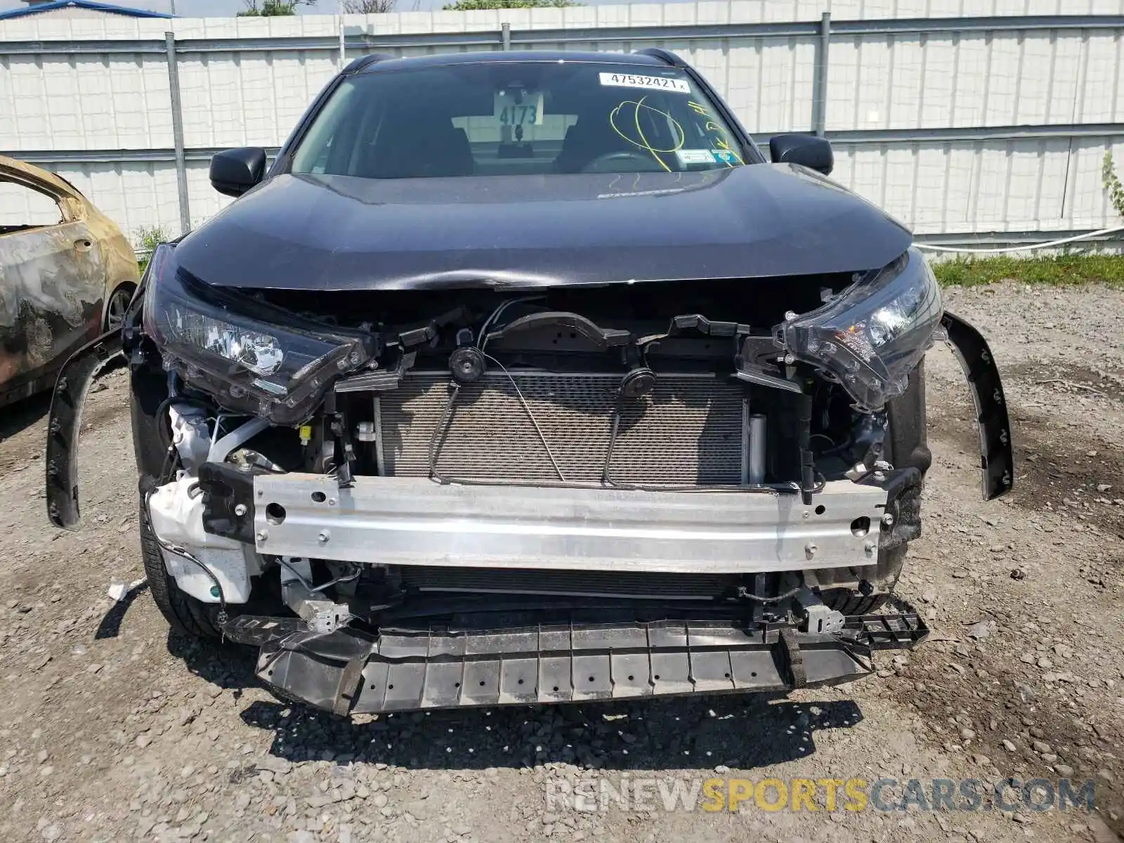 9 Photograph of a damaged car 2T3F1RFV9KC055805 TOYOTA RAV4 2019