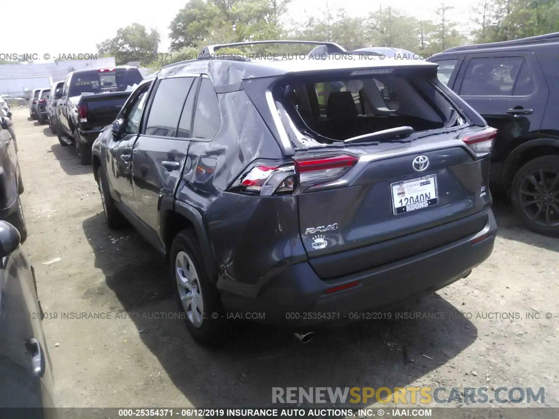 3 Photograph of a damaged car 2T3F1RFV9KW006103 TOYOTA RAV4 2019