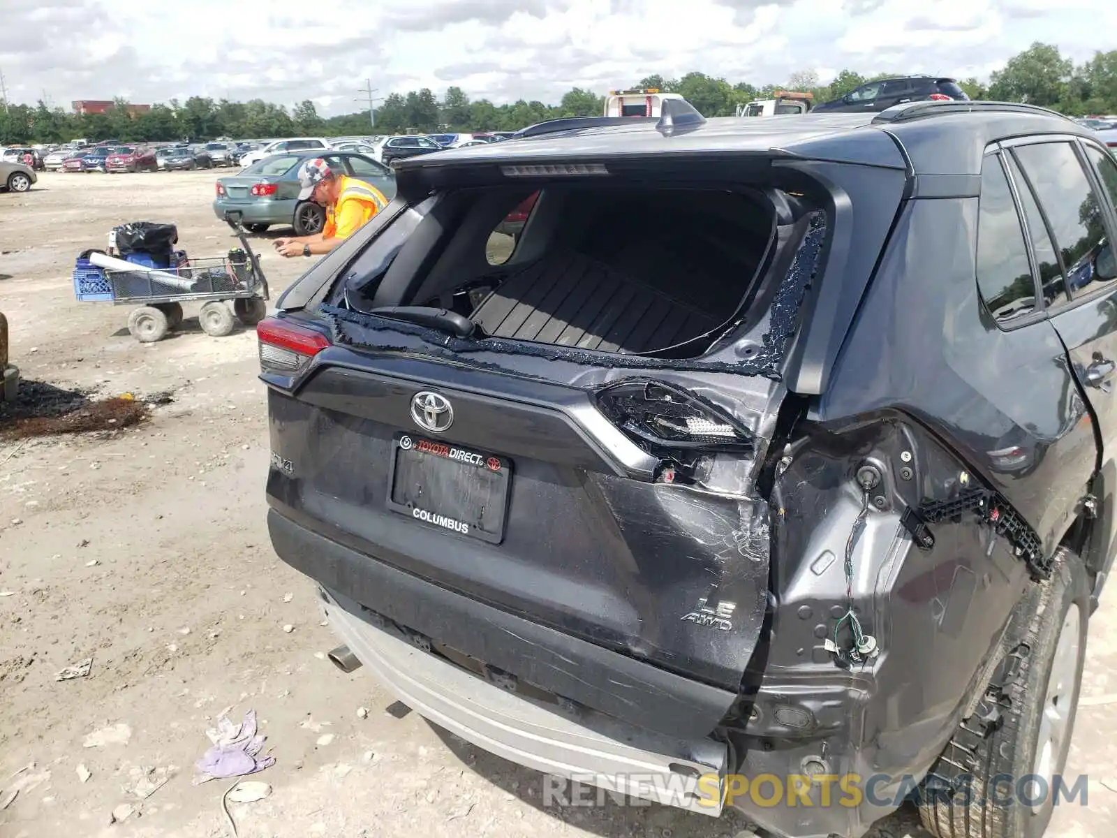 9 Photograph of a damaged car 2T3F1RFV9KW015447 TOYOTA RAV4 2019