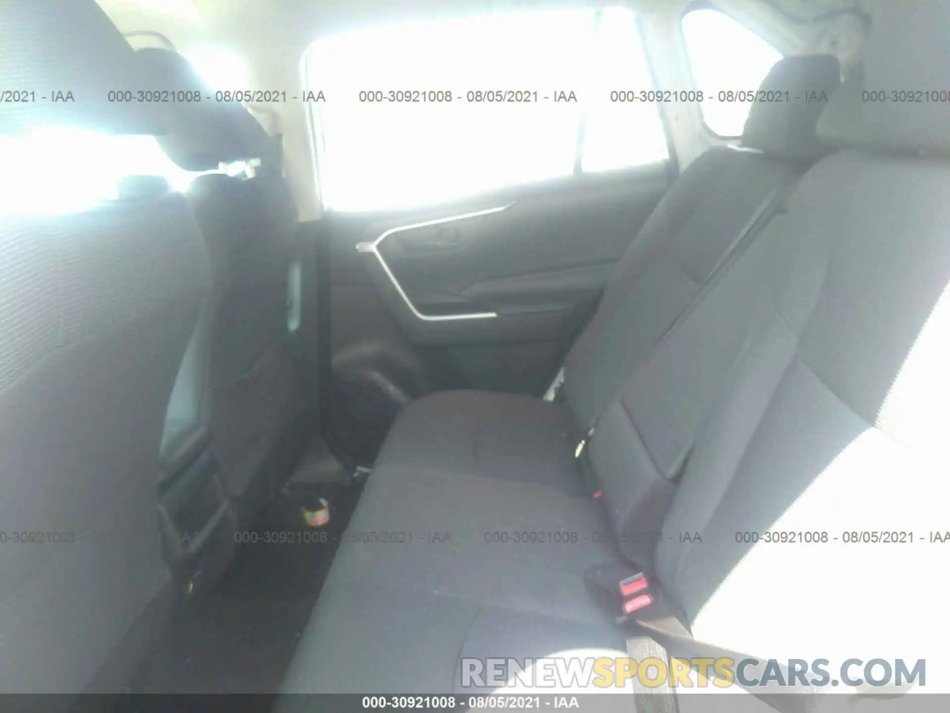 8 Photograph of a damaged car 2T3F1RFV9KW023483 TOYOTA RAV4 2019