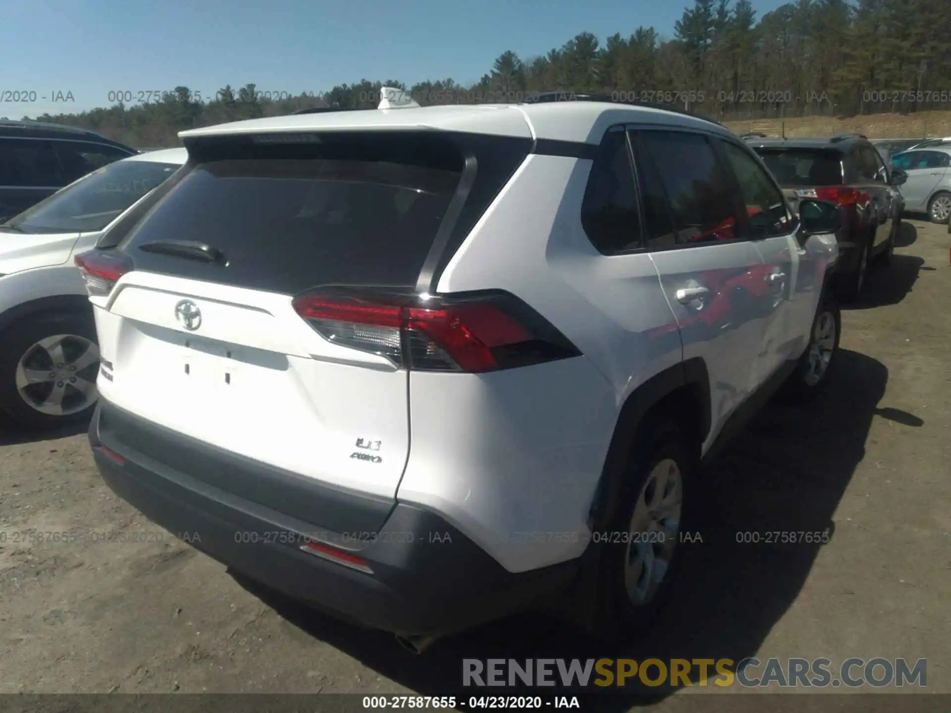 4 Photograph of a damaged car 2T3F1RFV9KW028912 TOYOTA RAV4 2019