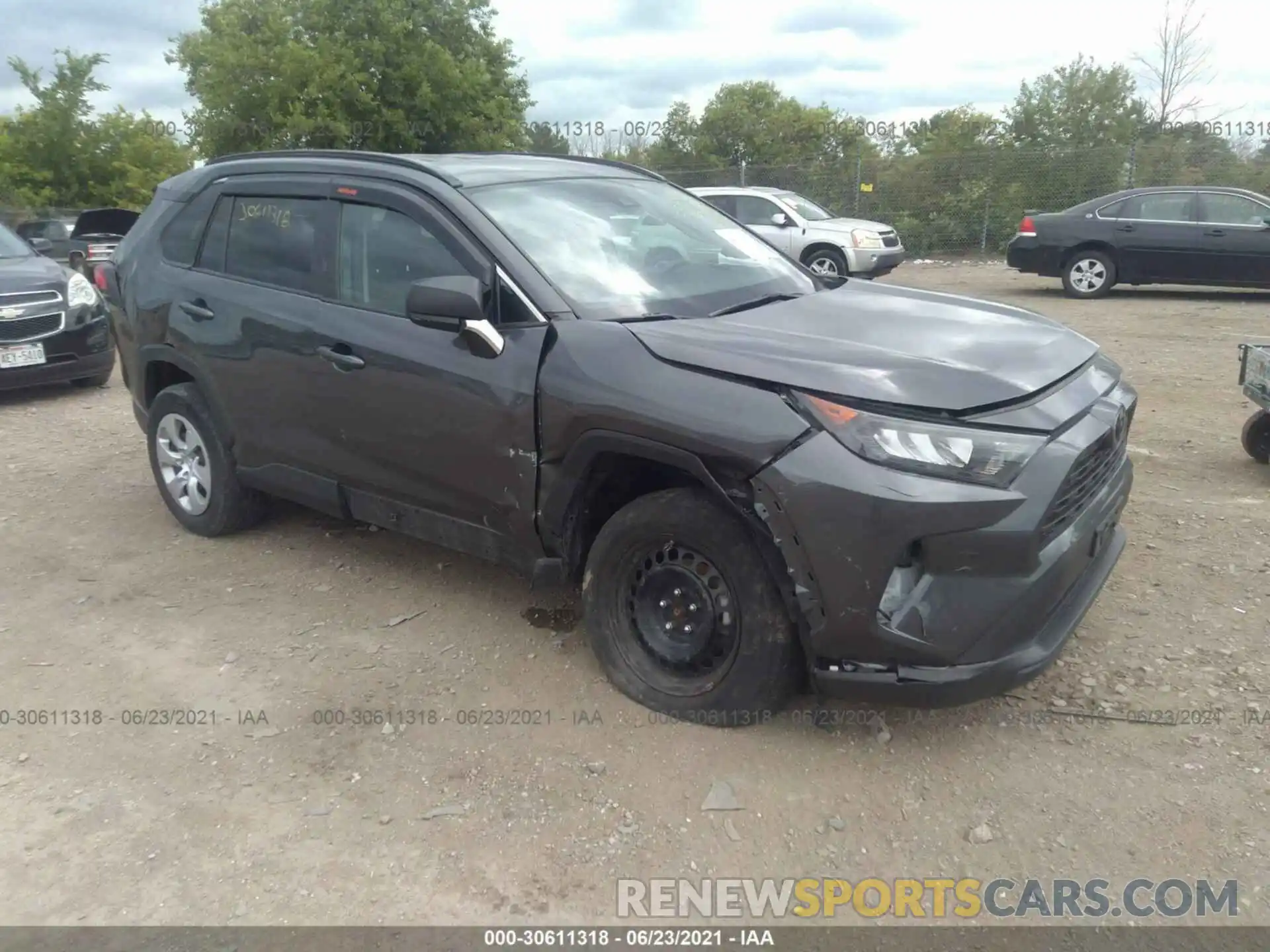 1 Photograph of a damaged car 2T3F1RFV9KW030174 TOYOTA RAV4 2019